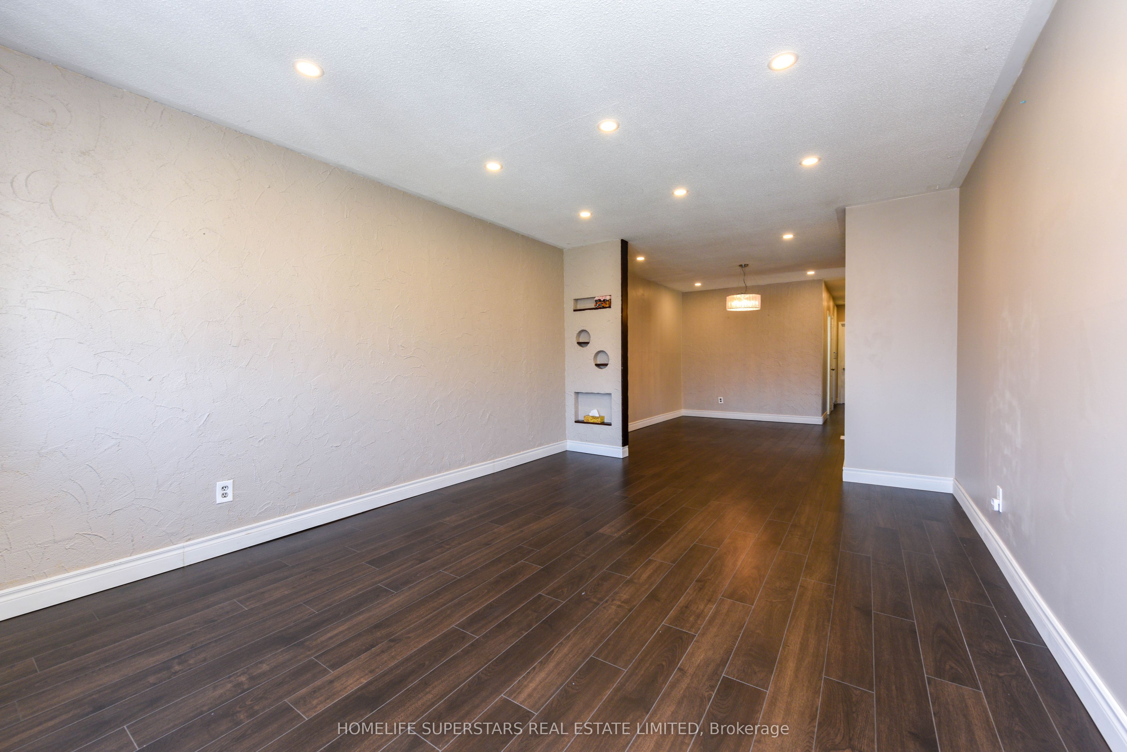 3424 Laddie Crescent Property Photo 12