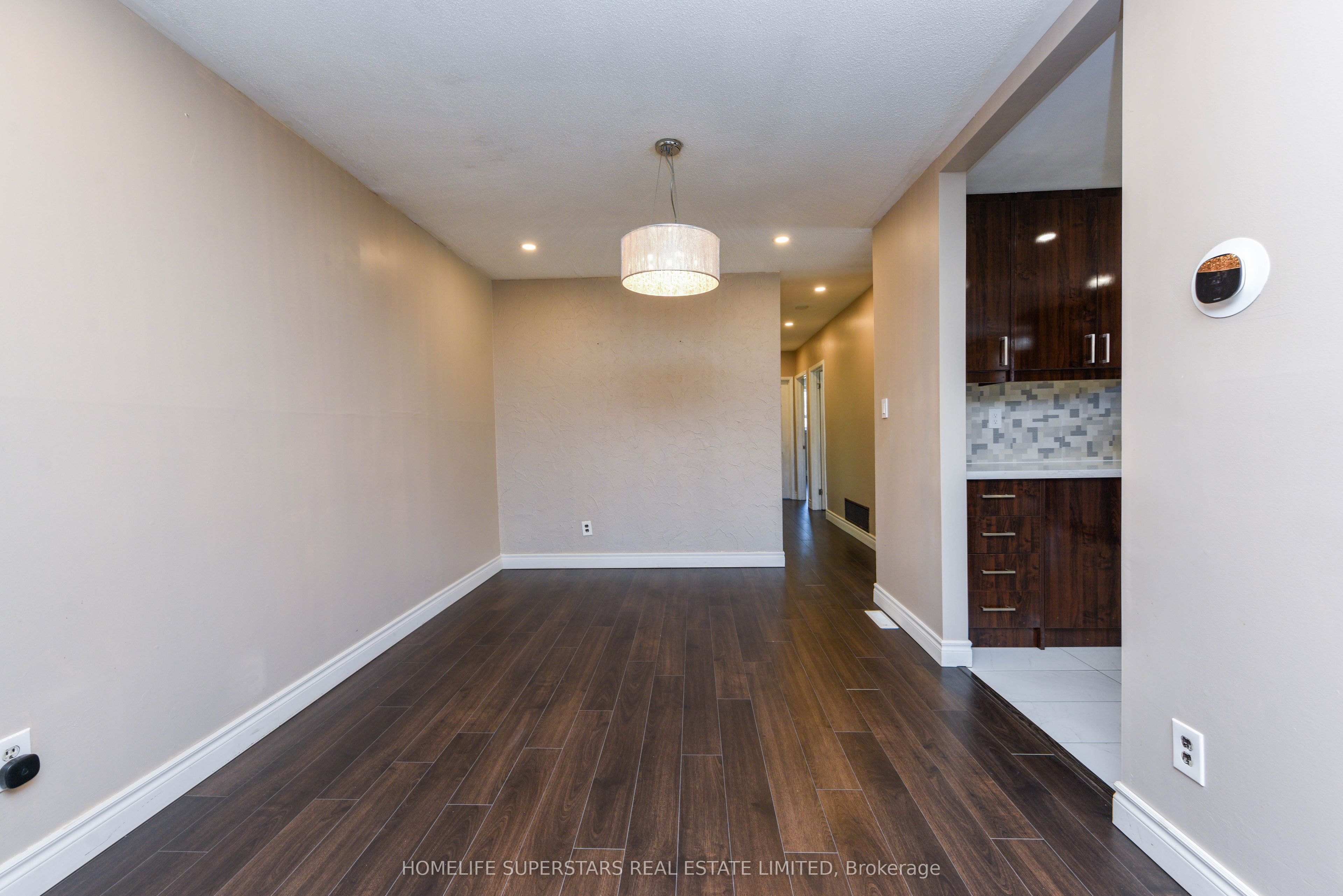 3424 Laddie Crescent Property Photo 16