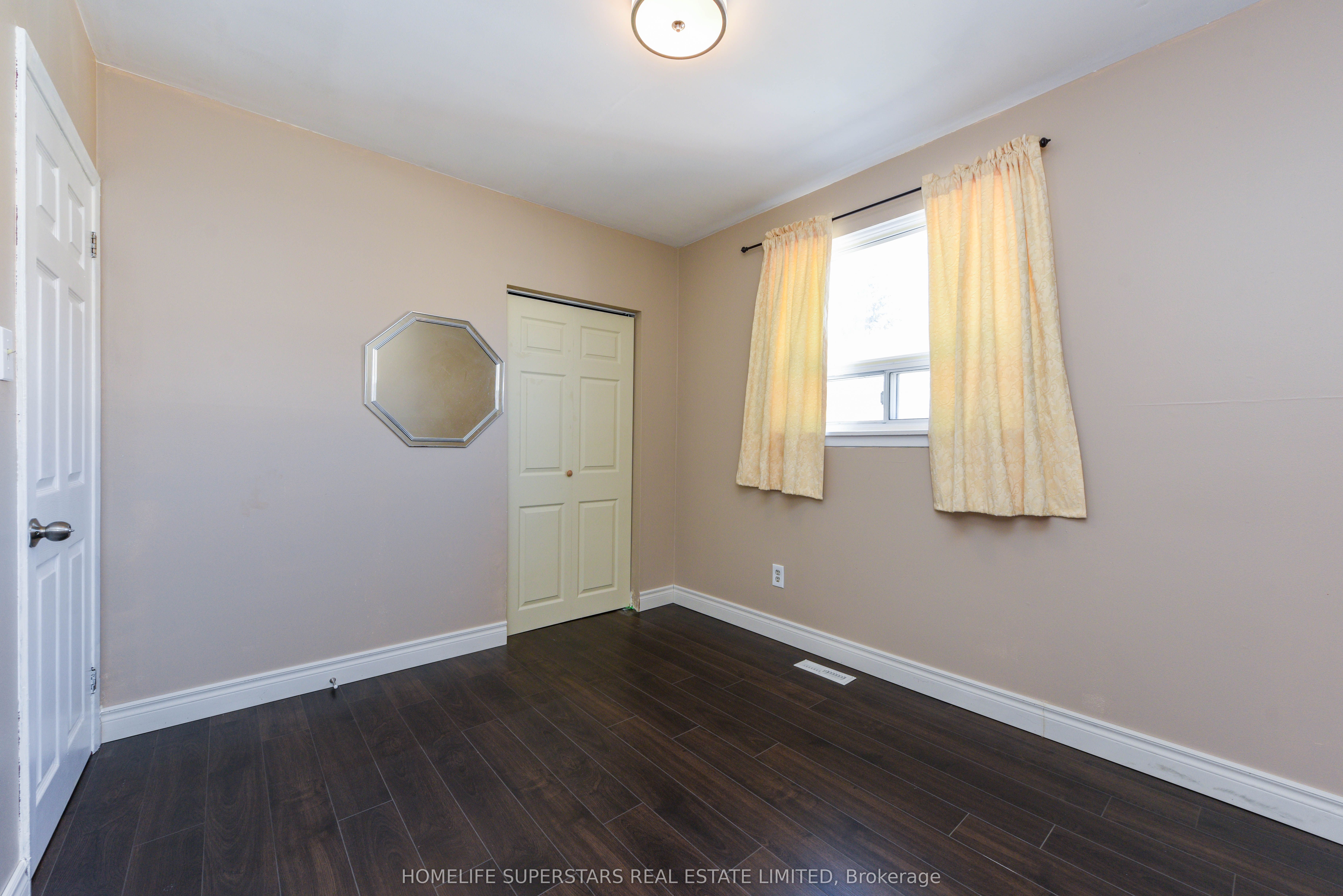 3424 Laddie Crescent Property Photo 18