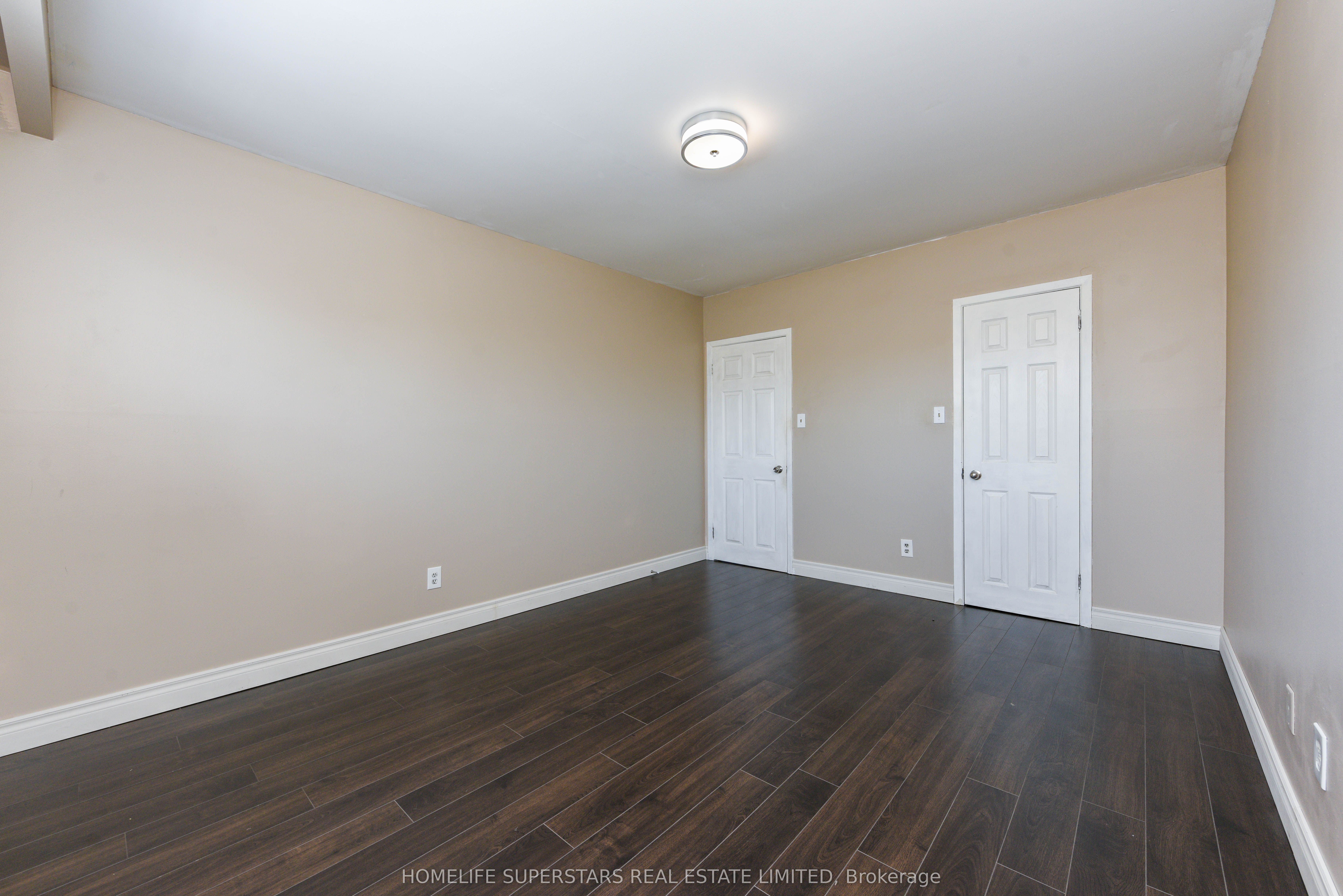 3424 Laddie Crescent Property Photo 22