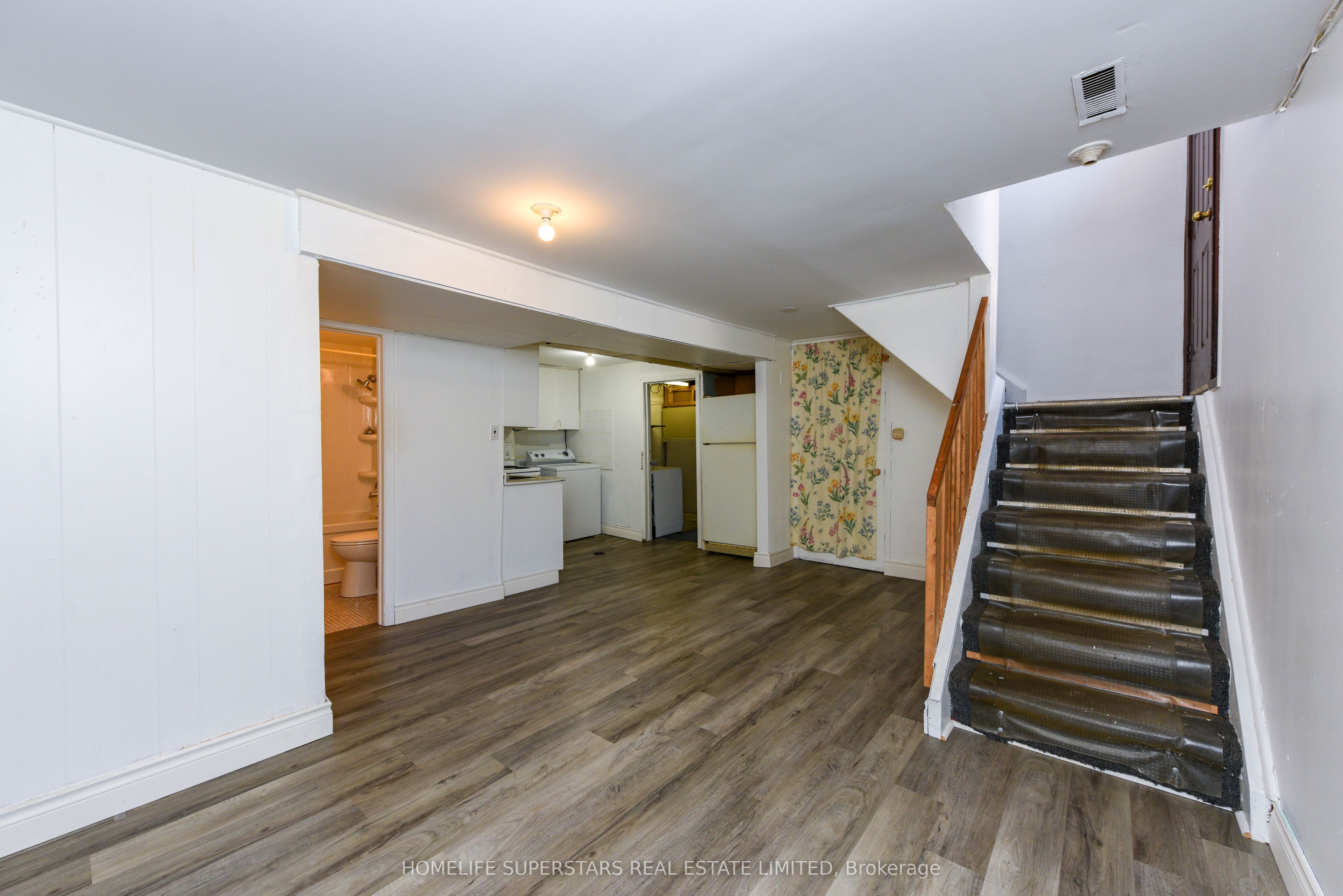 3424 Laddie Crescent Property Photo 28