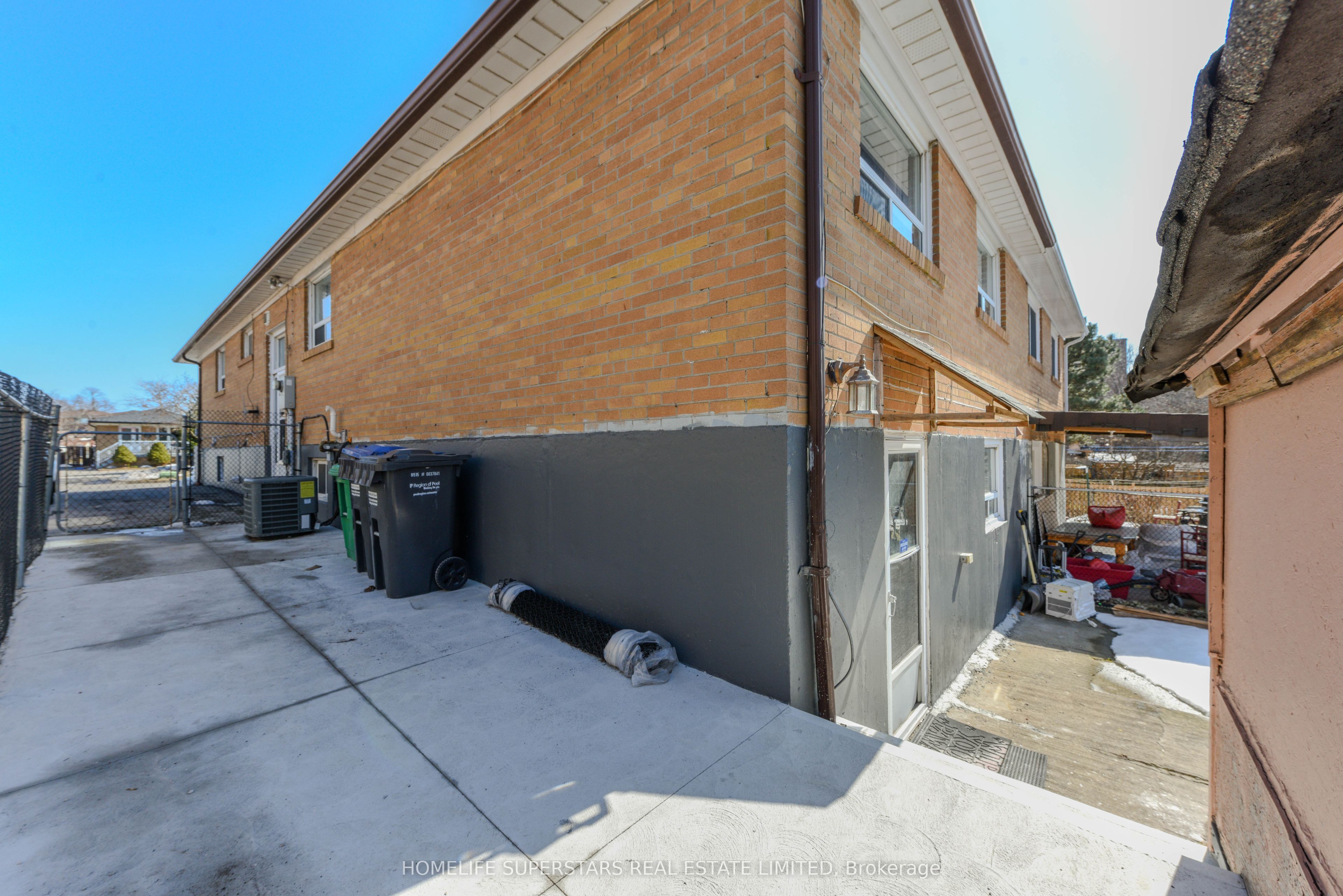 3424 Laddie Crescent Property Photo 41