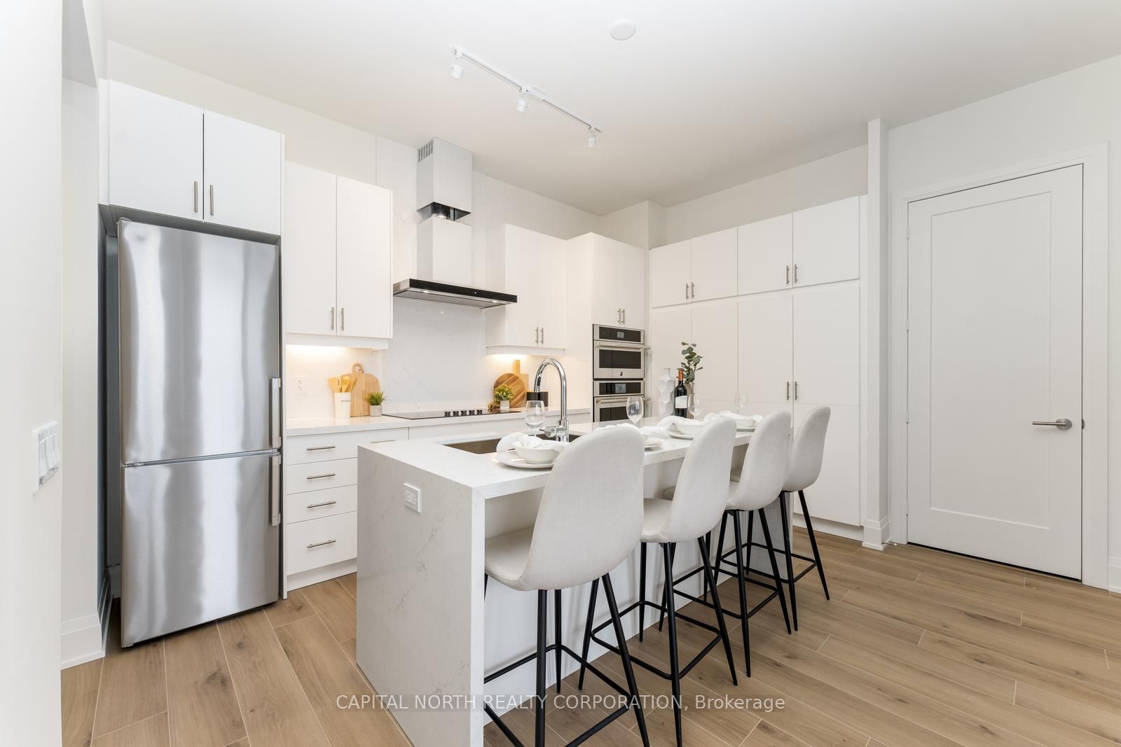 #801 - 509 Dundas Street Property Photo 12