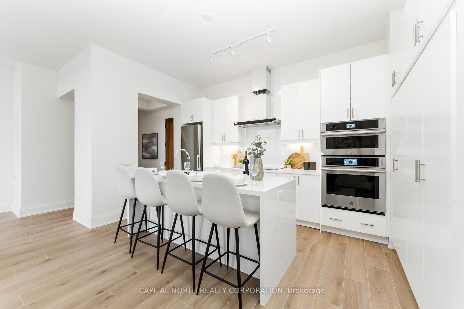 #801 - 509 Dundas Street Property Photo 13