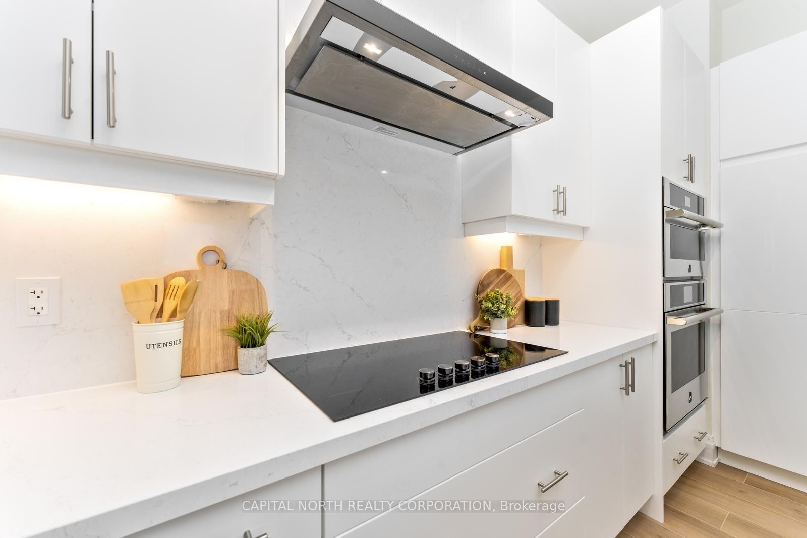 #801 - 509 Dundas Street Property Photo 18