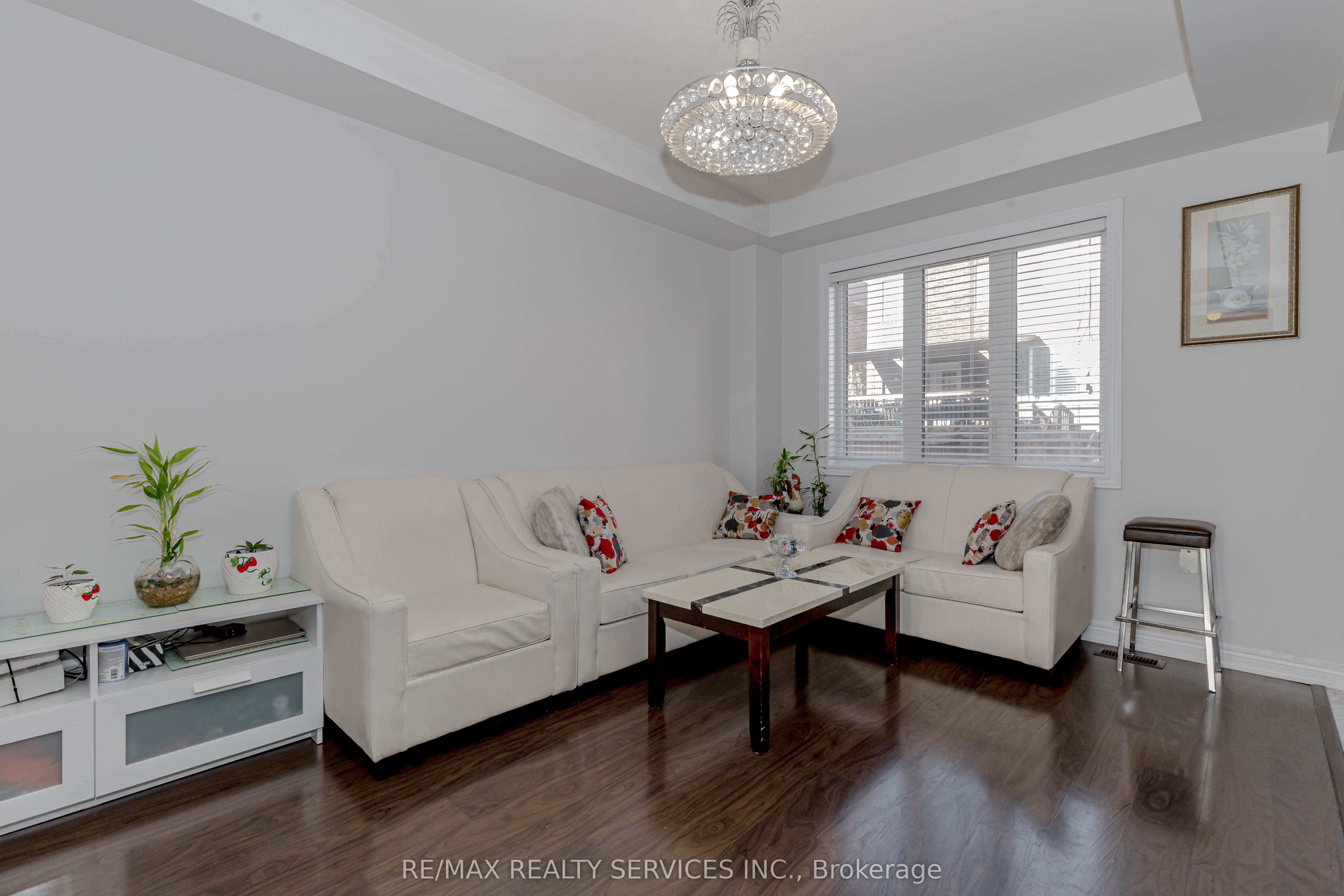 20 Blackberry Valley Cres Property Photo 6