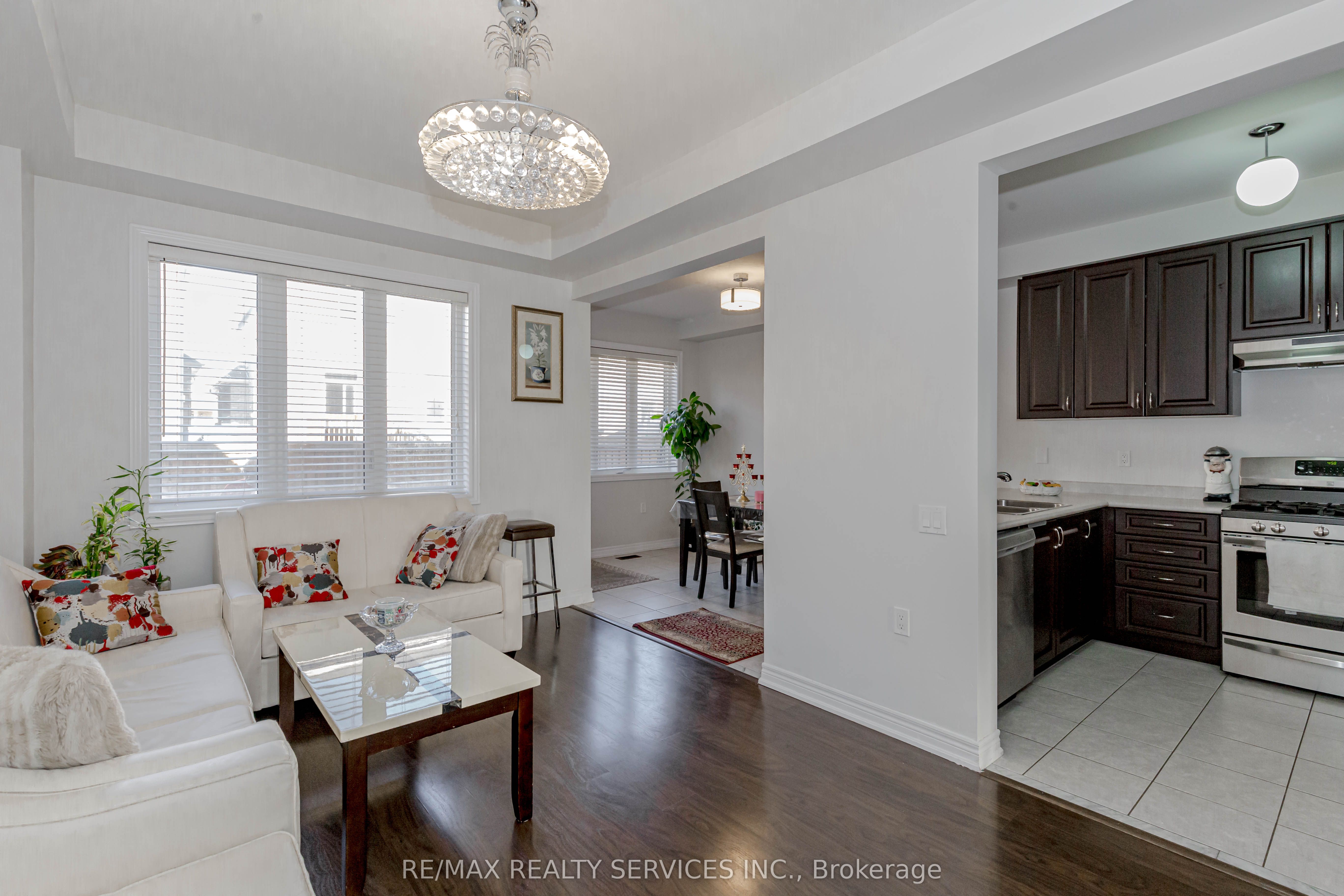 20 Blackberry Valley Cres Property Photo 7