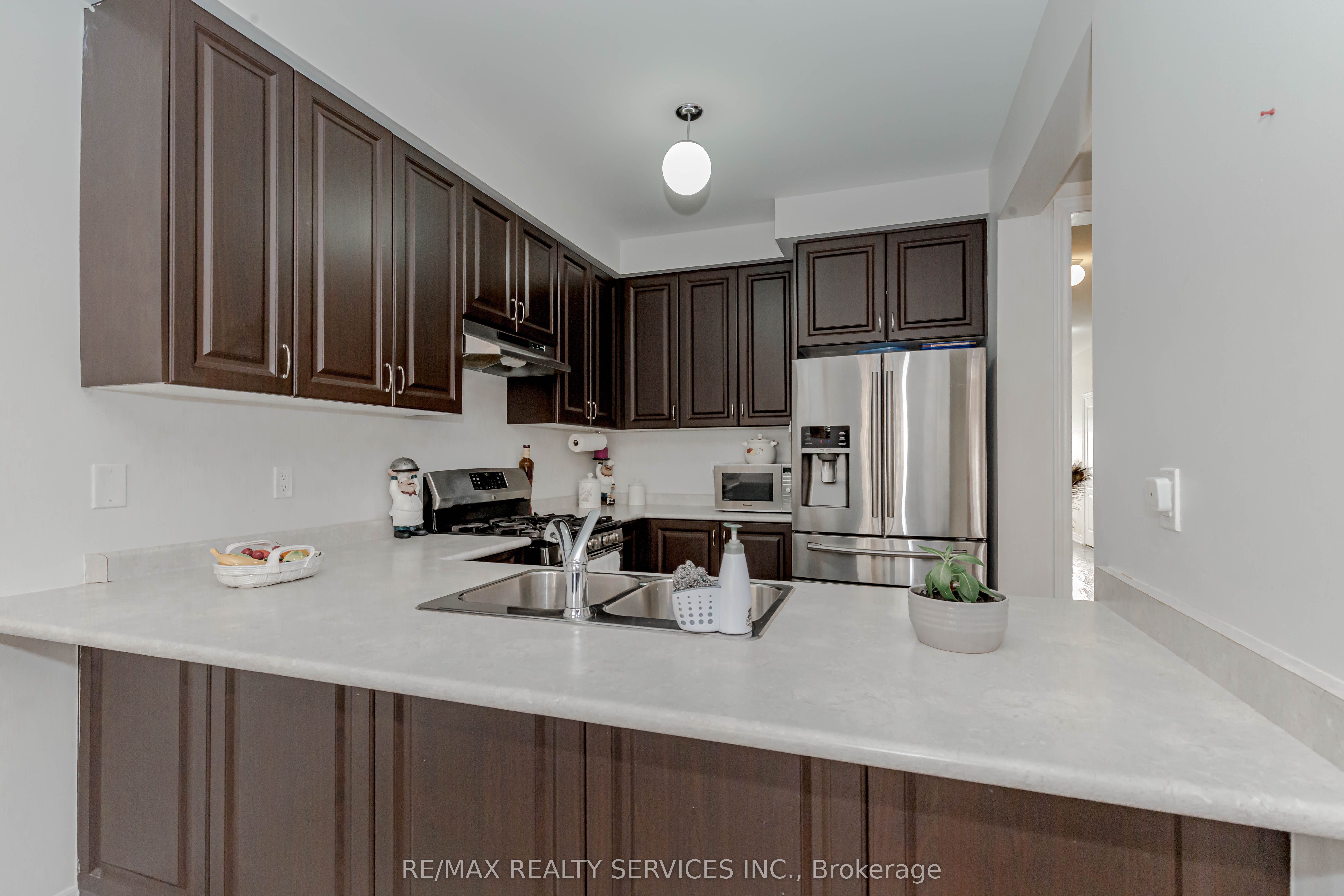 20 Blackberry Valley Cres Property Photo 12