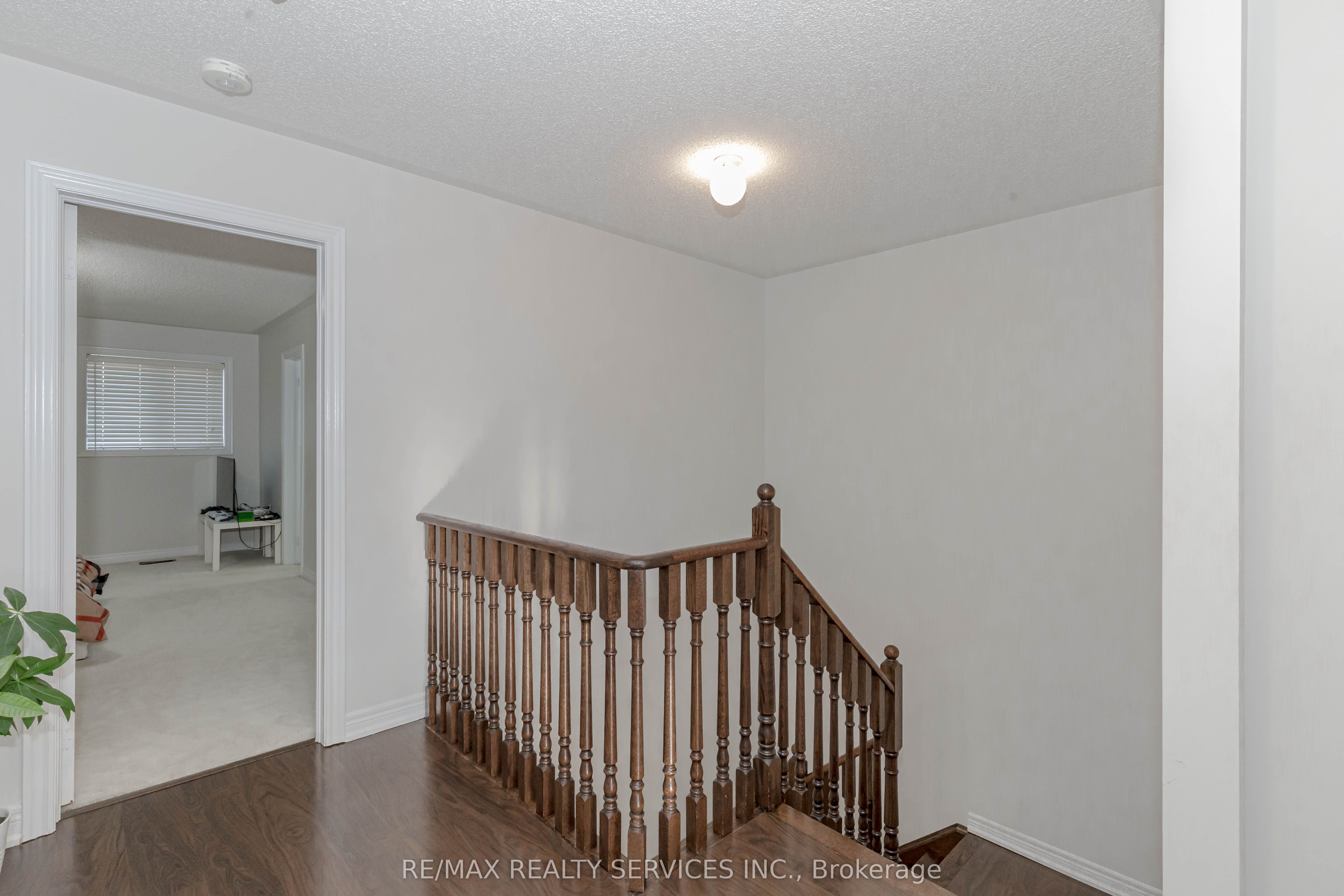 20 Blackberry Valley Cres Property Photo 15