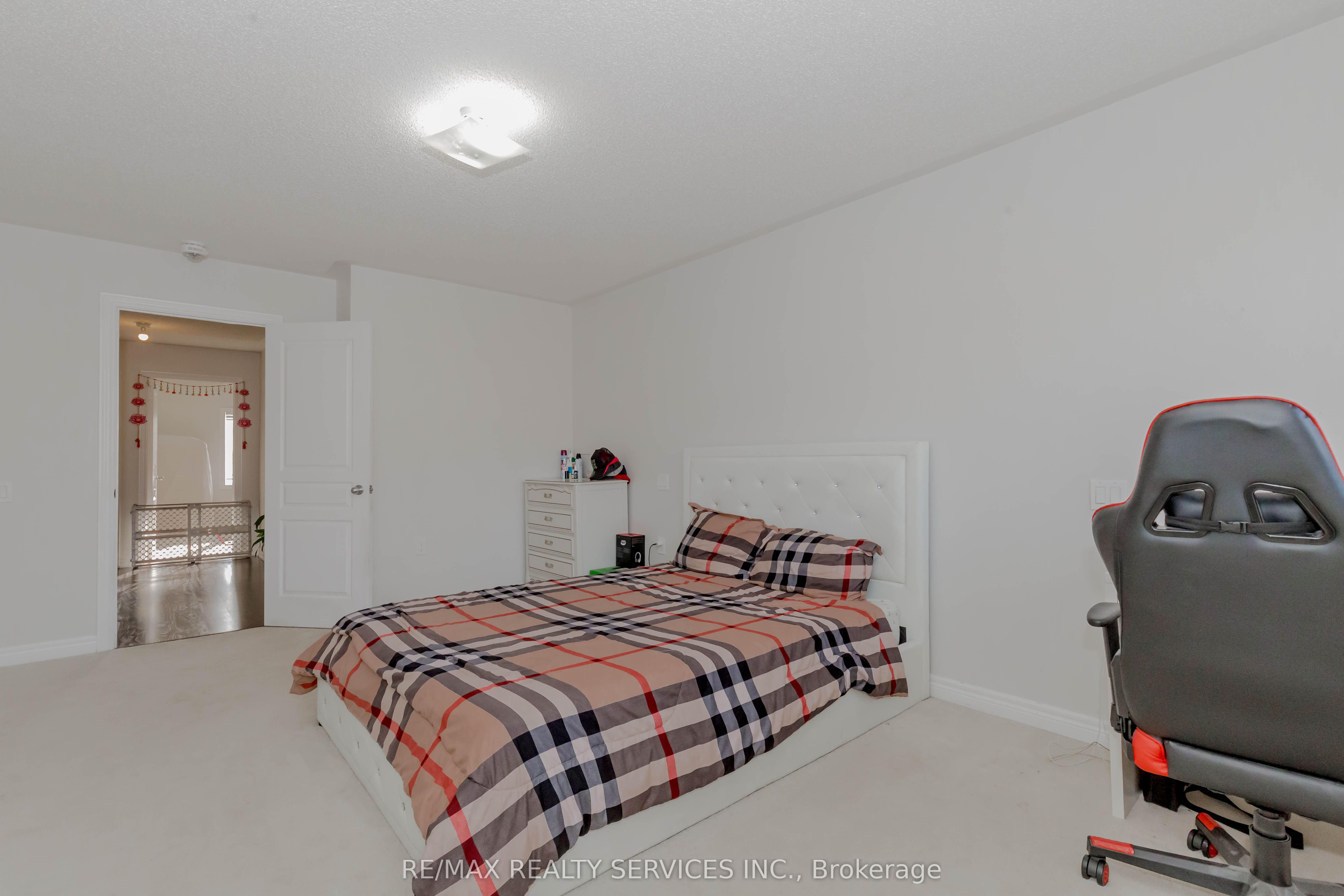 20 Blackberry Valley Cres Property Photo 17