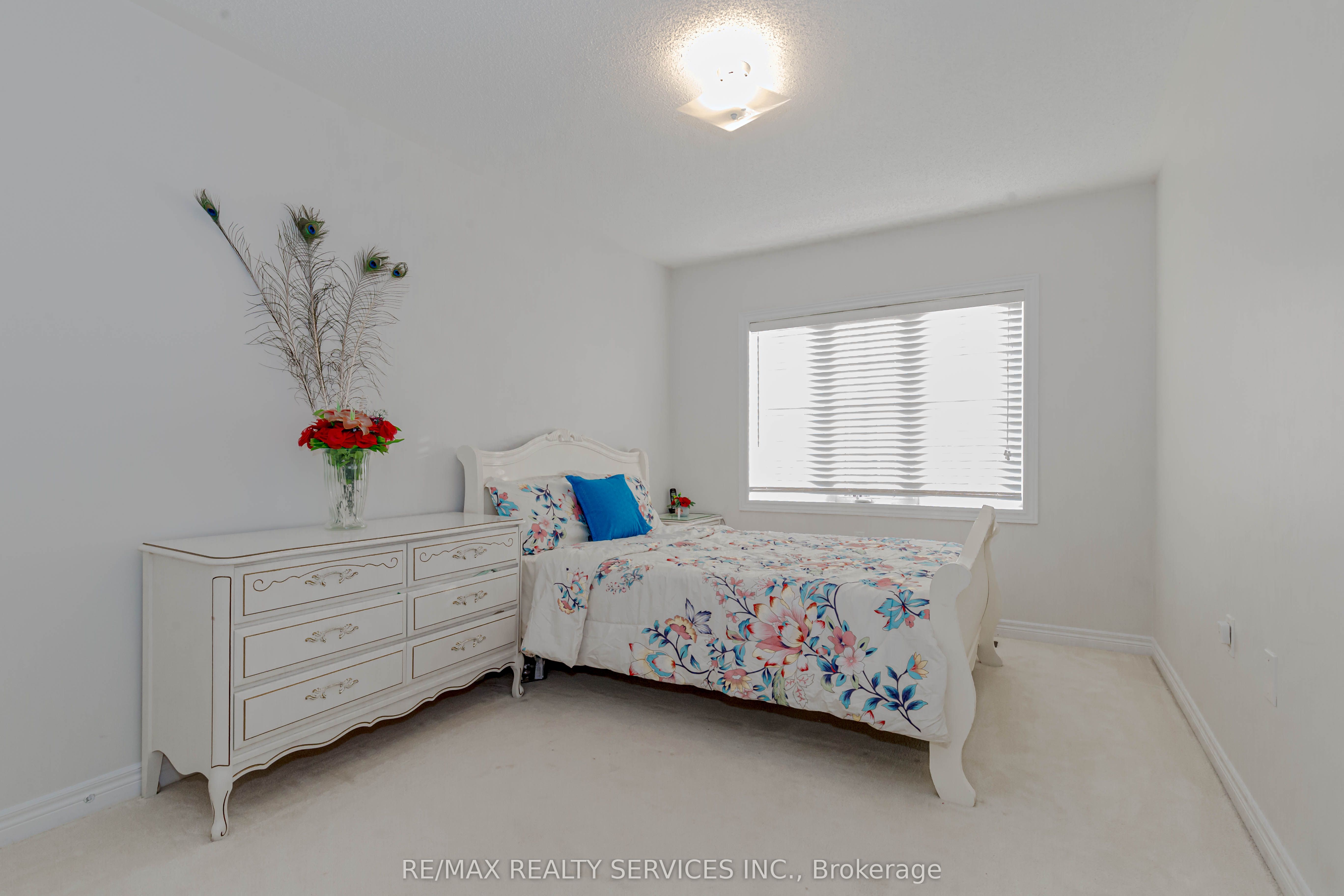 20 Blackberry Valley Cres Property Photo 21