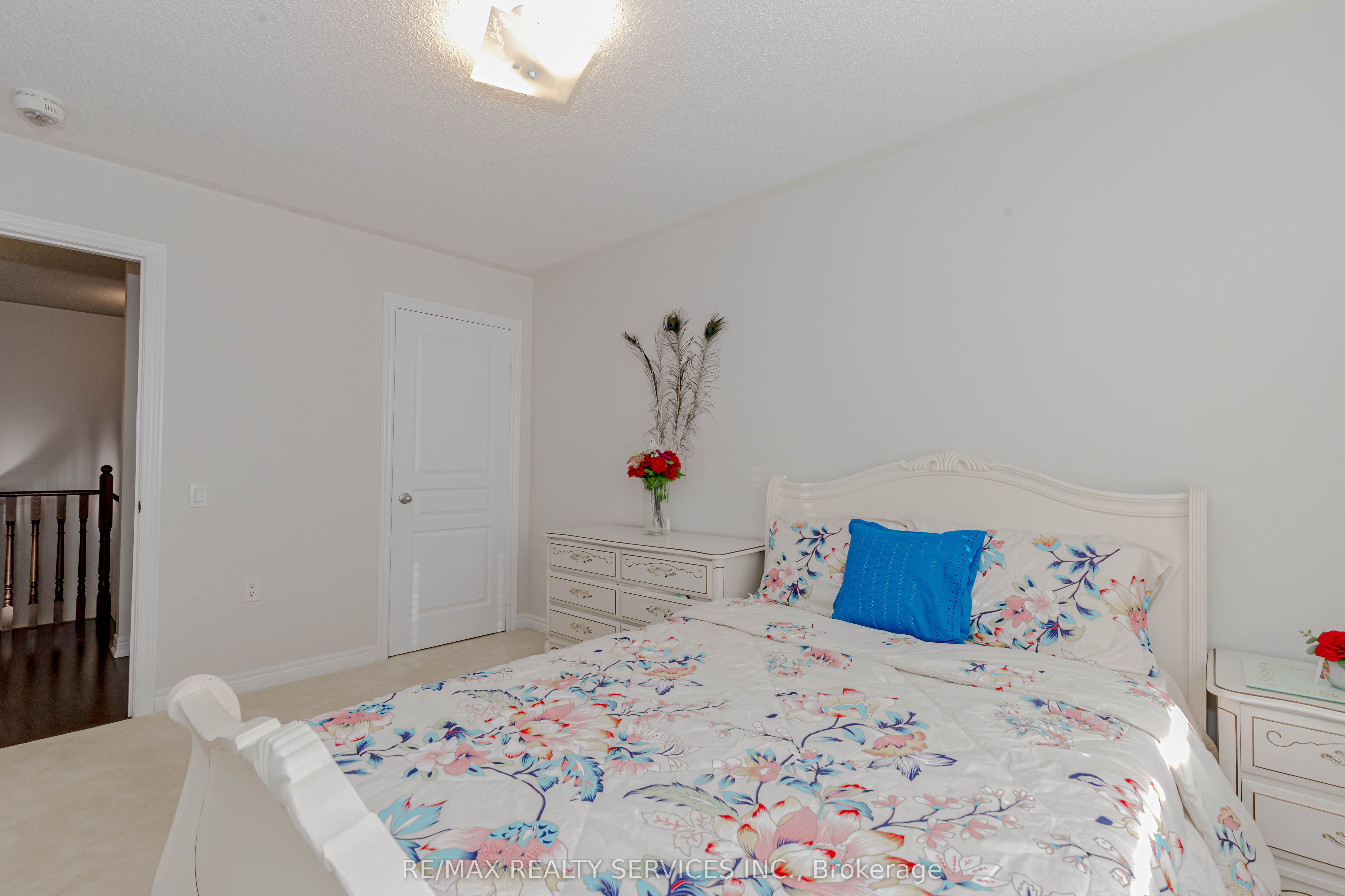 20 Blackberry Valley Cres Property Photo 22