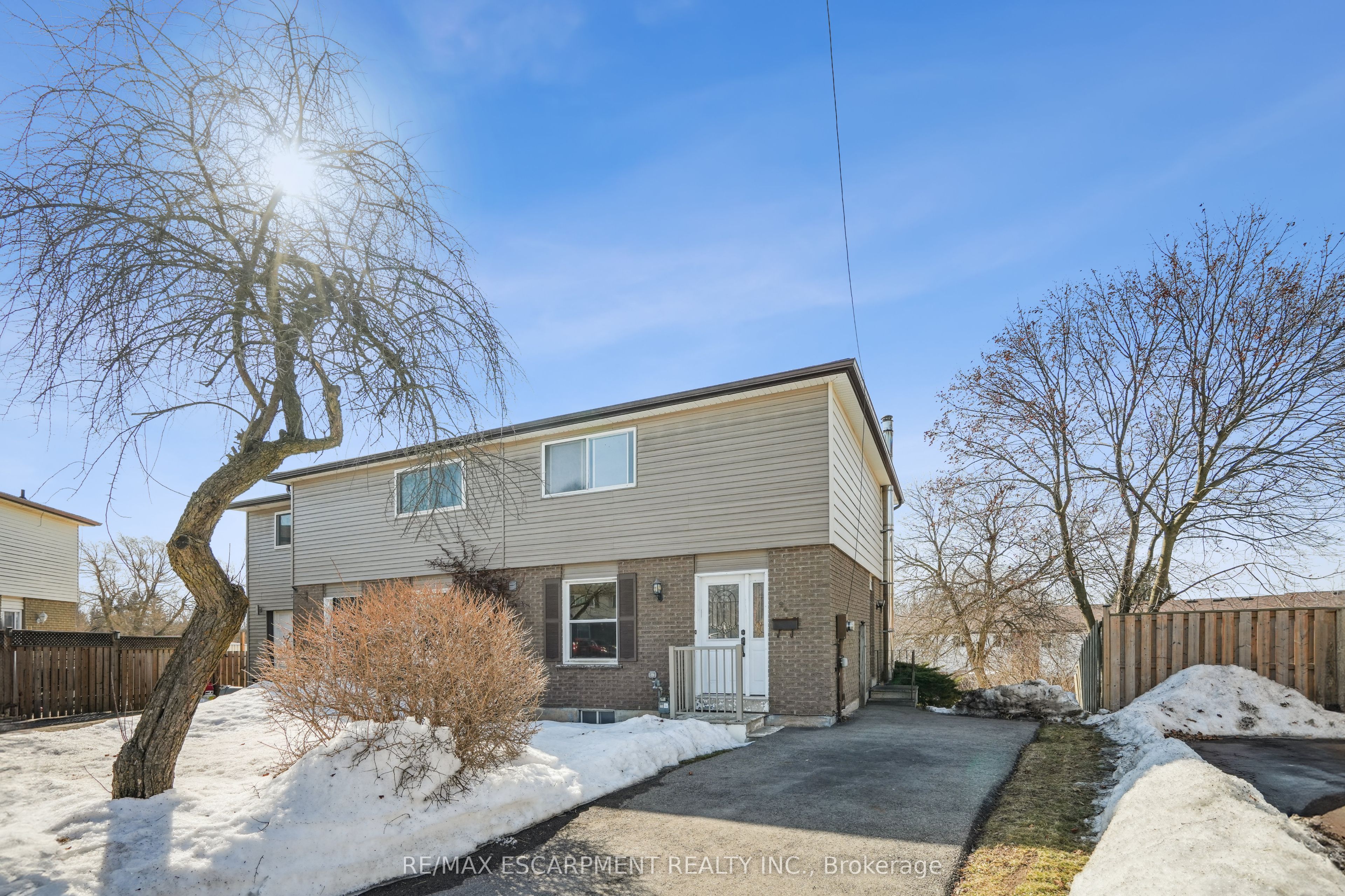 24 Campbell Court Property Photo 2