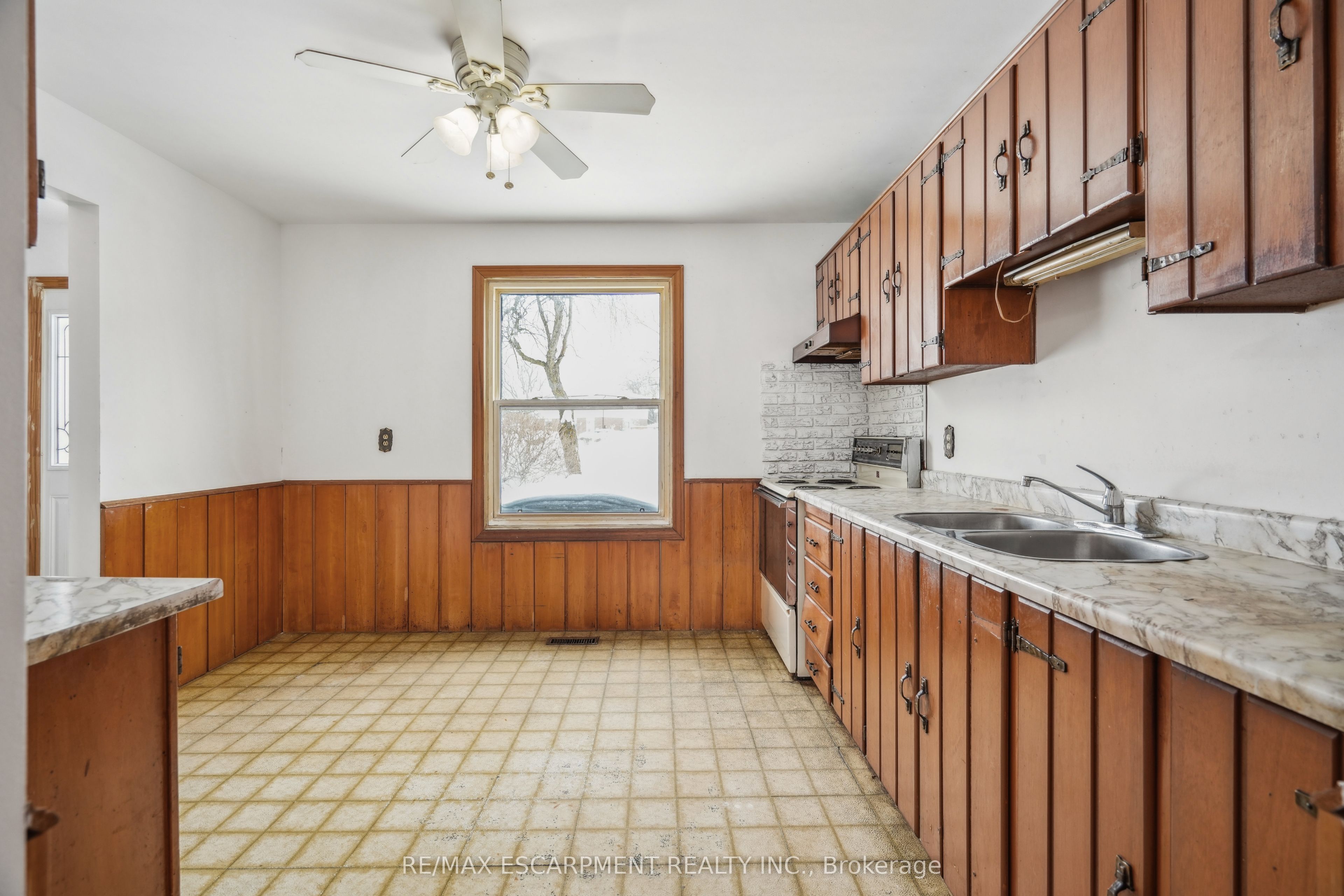 24 Campbell Court Property Photo 19