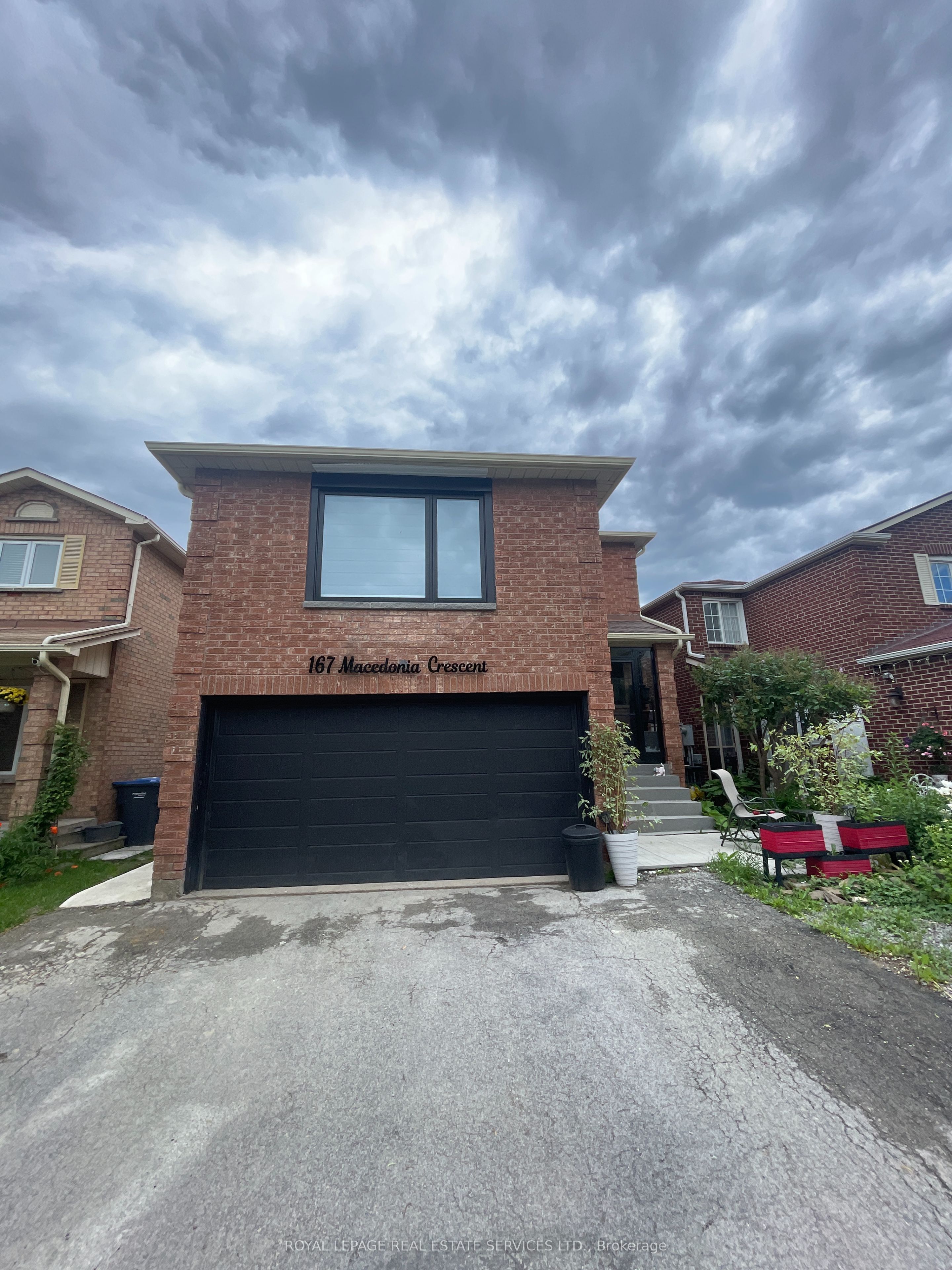 167 Macedonia Crescent Property Photo 1