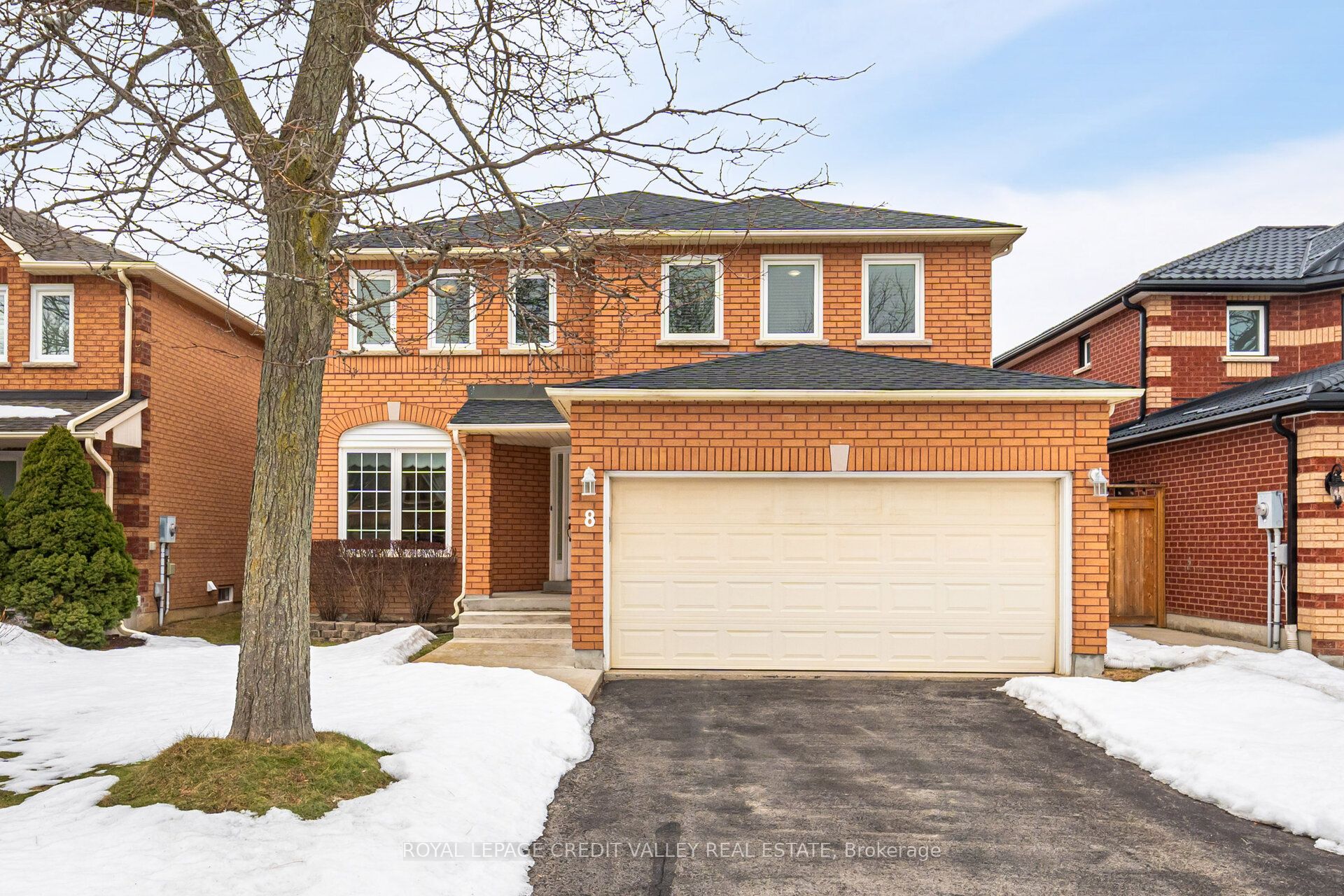 8 Livingston Drive Property Photo