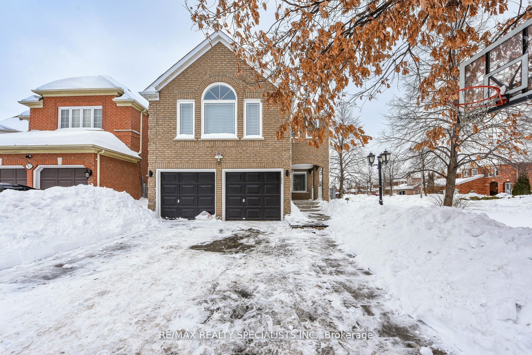 92 Softneedle Avenue Property Photo 1