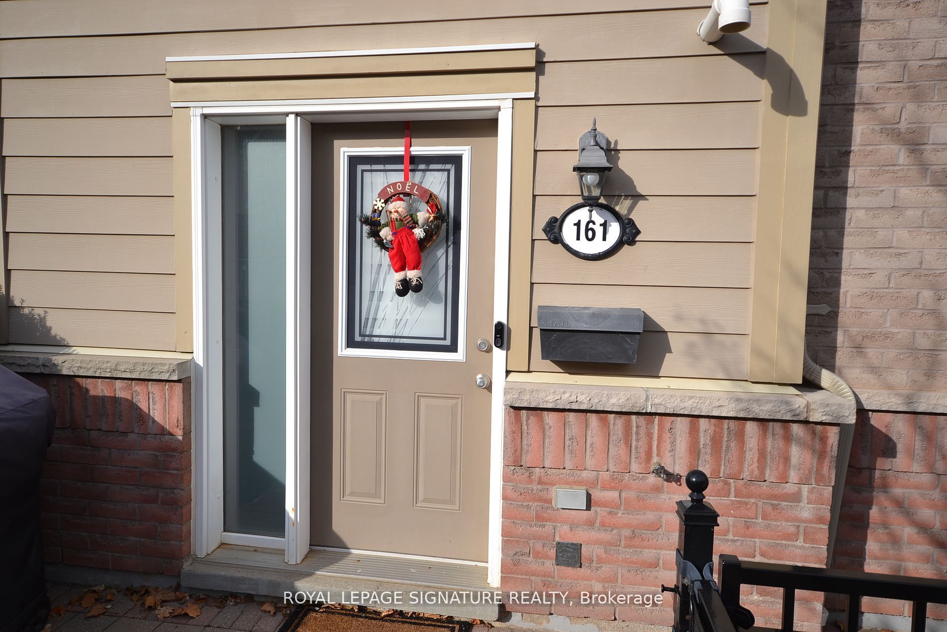 4975 Southampton Dr Property Photo 3