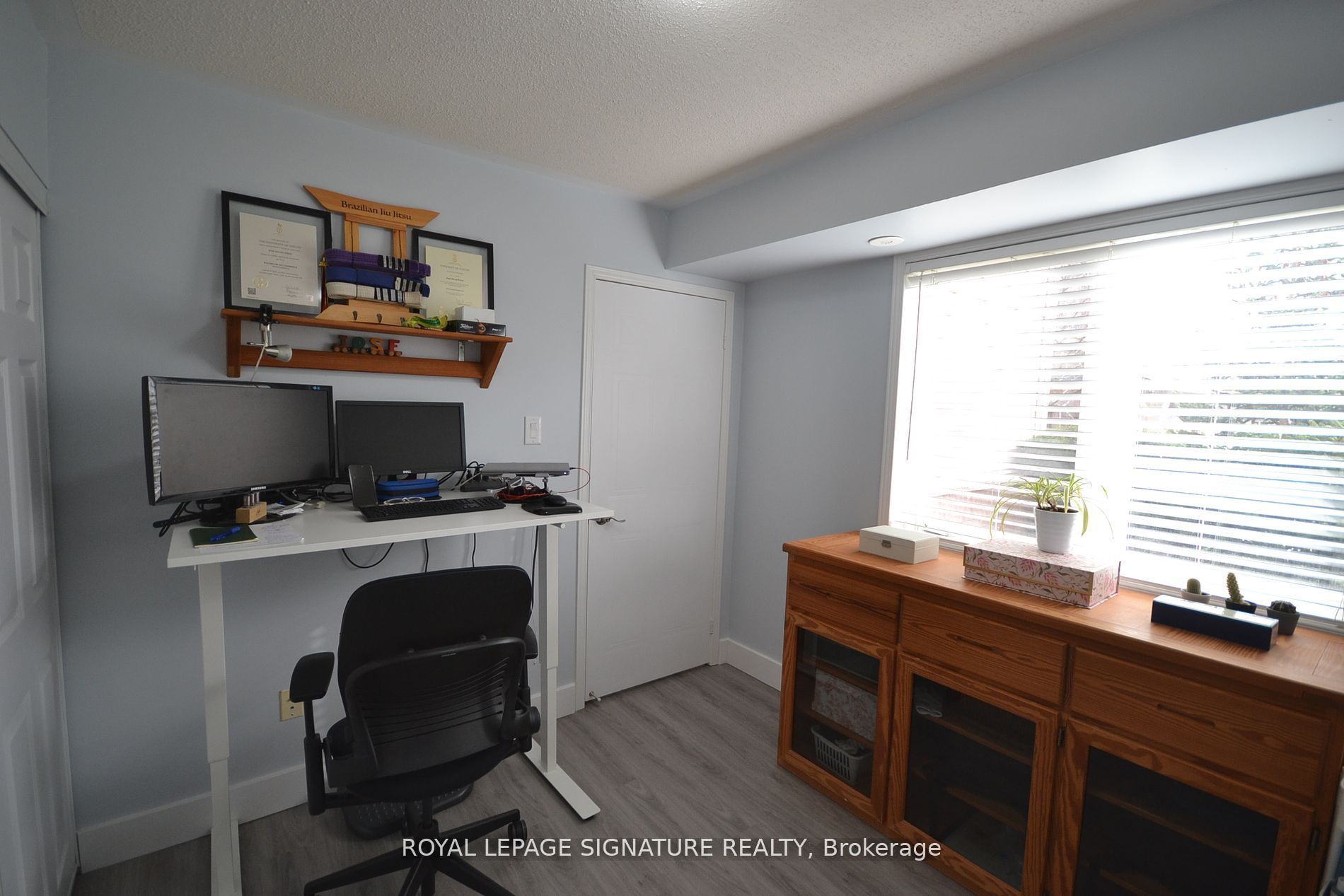 4975 Southampton Dr Property Photo 12