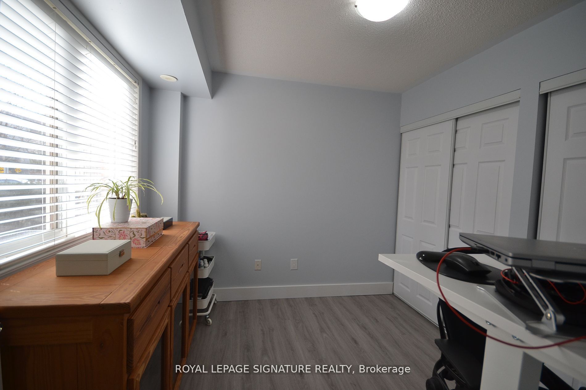 4975 Southampton Dr Property Photo 13