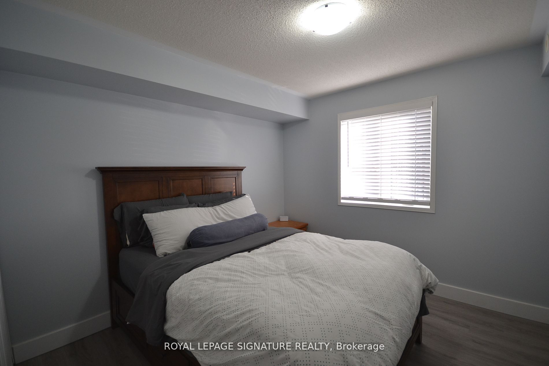4975 Southampton Dr Property Photo 14