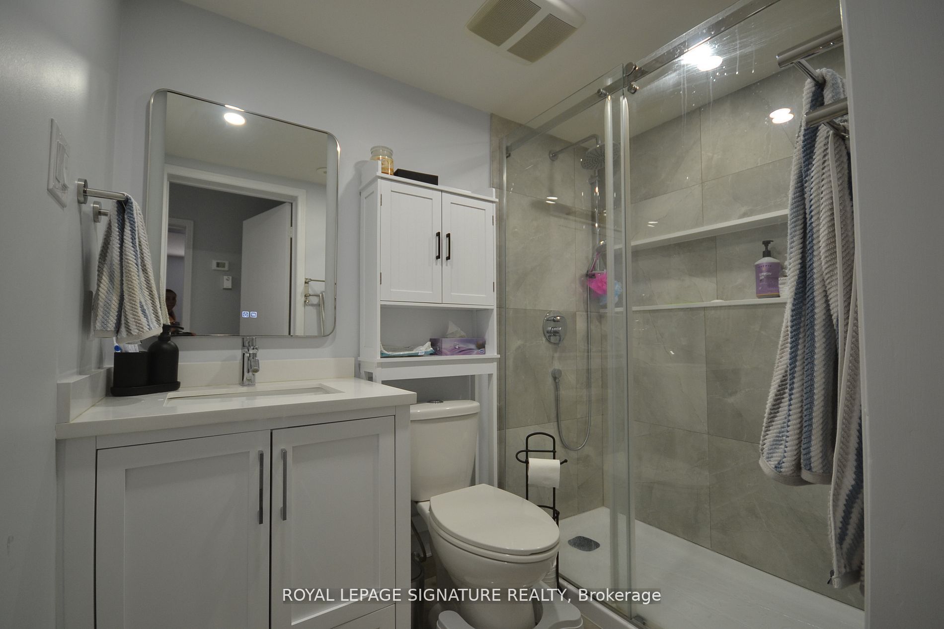 4975 Southampton Dr Property Photo 16