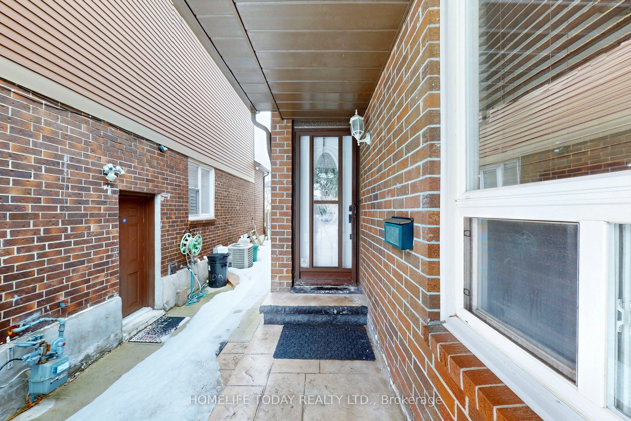5 Rustywood Dr Property Photo 3