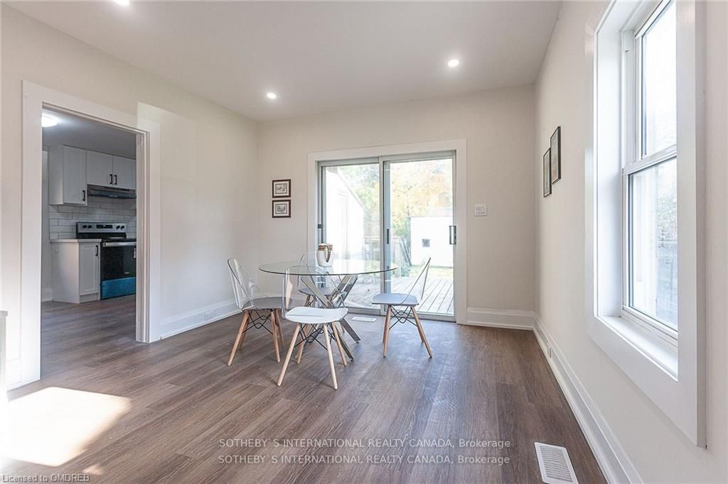 1842 Balsam Avenue Property Photo 8