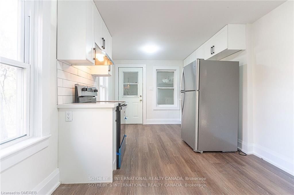 1842 Balsam Avenue Property Photo 12