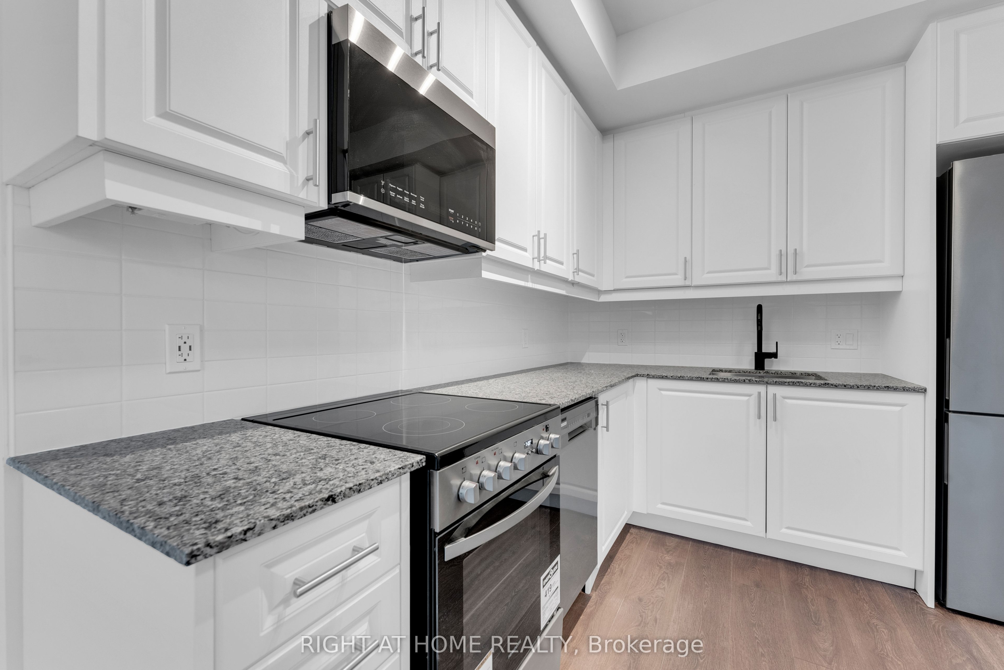 2343 Khalsa Gate 833 Property Photo 6