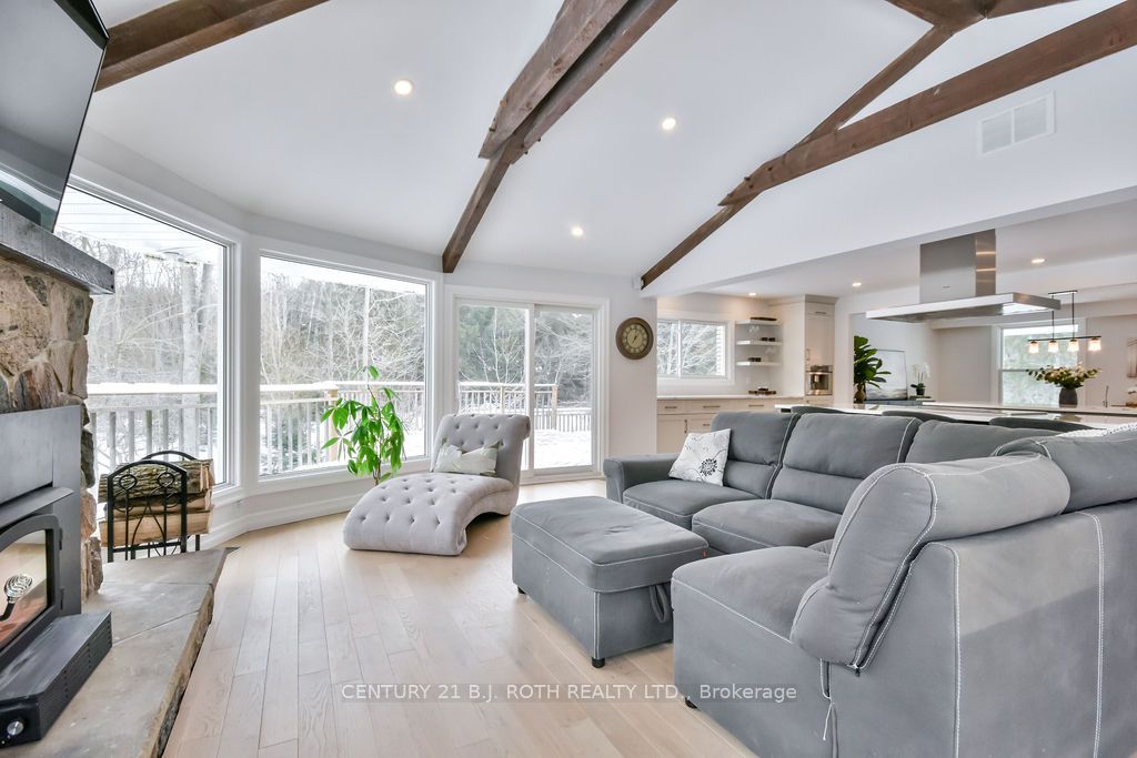 10457 Darkwood Rd Property Photo 10