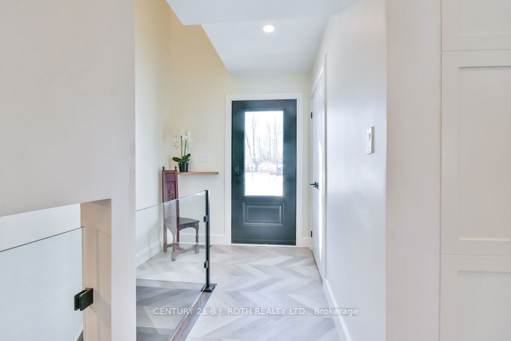 10457 Darkwood Rd Property Photo 18