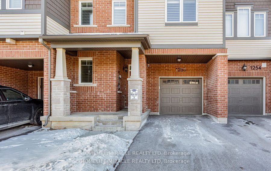 1256 Redbud Gardens Property Photo 2