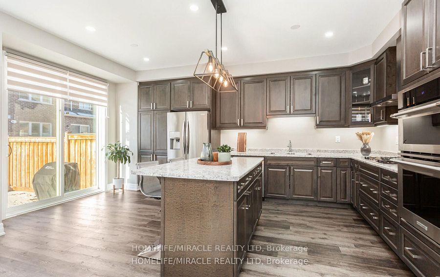 1256 Redbud Gardens Property Photo 11