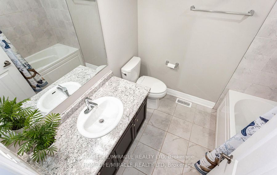 1256 Redbud Gardens Property Photo 29
