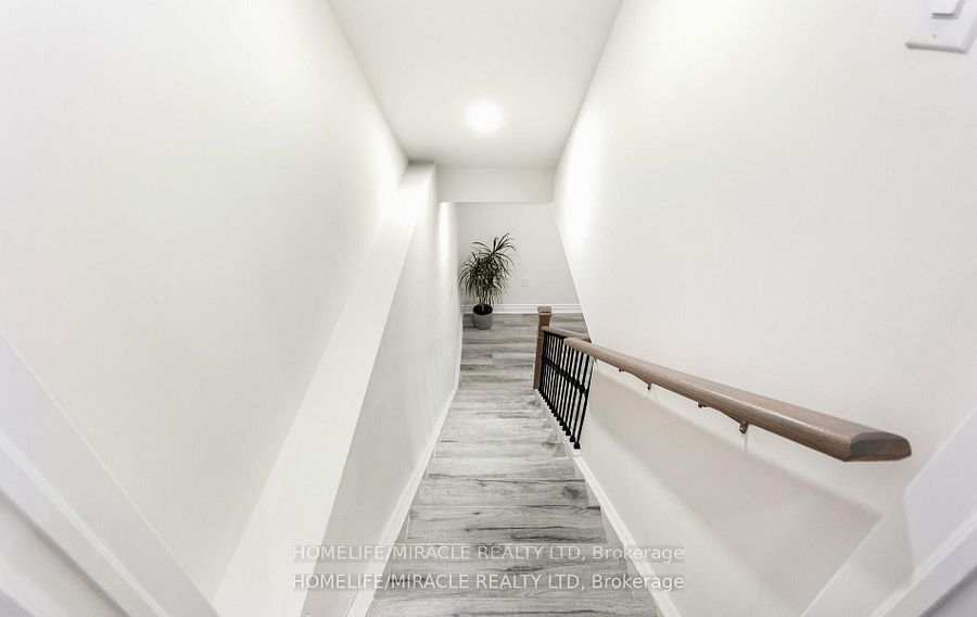 1256 Redbud Gardens Property Photo 31