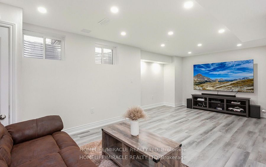 1256 Redbud Gardens Property Photo 33