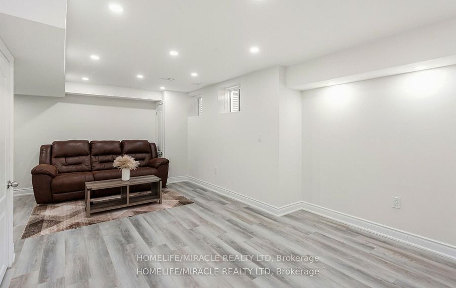 1256 Redbud Gardens Property Photo 35
