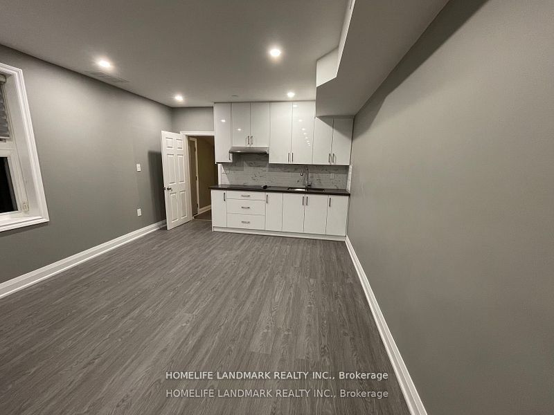#2nd - 1576 Bloor Street Property Photo