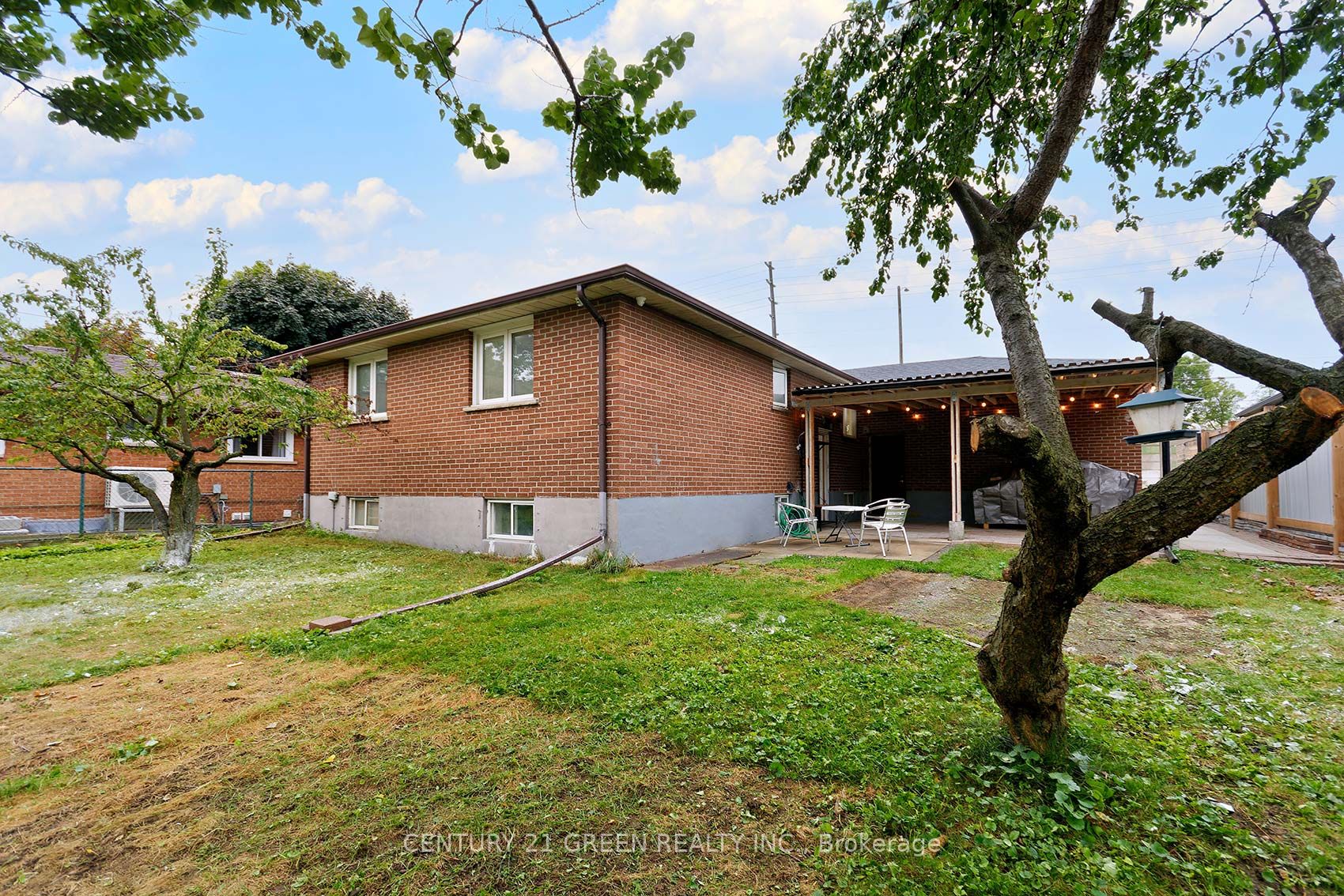 958 South Service Road Property Photo 29