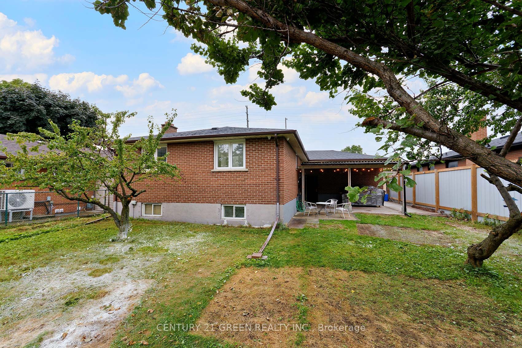 958 South Service Road Property Photo 33