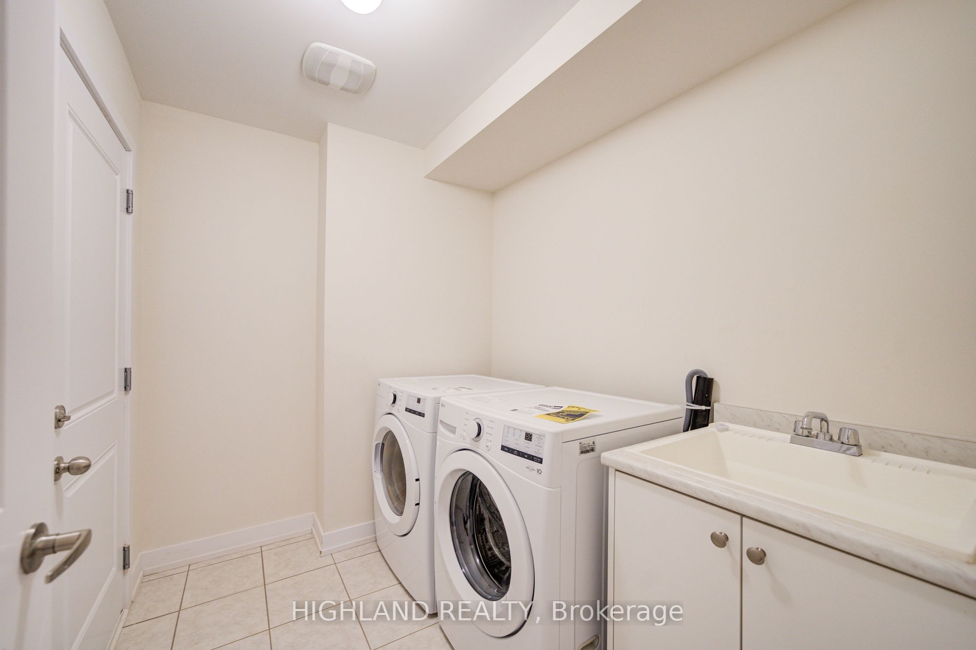 3046 Perkins Way Property Photo 6
