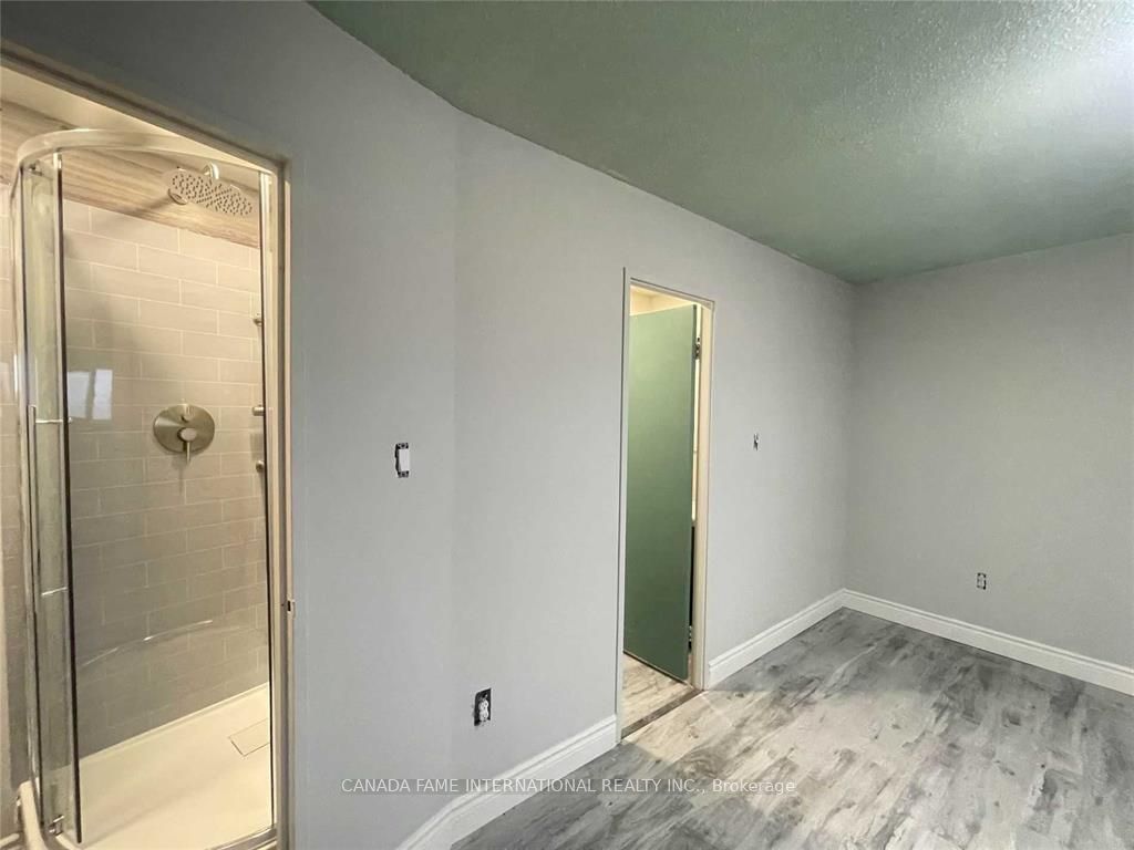 #ph04 - 330 Dixon Road Property Photo 4