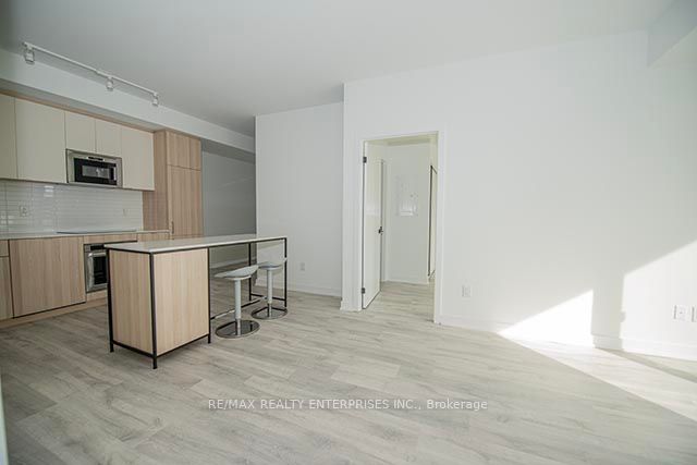 #345 - 215 Lakeshore Road Property Photo 5
