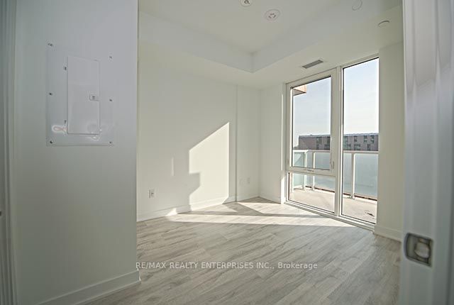 #345 - 215 Lakeshore Road Property Photo 10