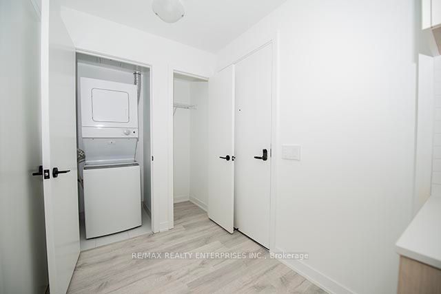 #345 - 215 Lakeshore Road Property Photo 25