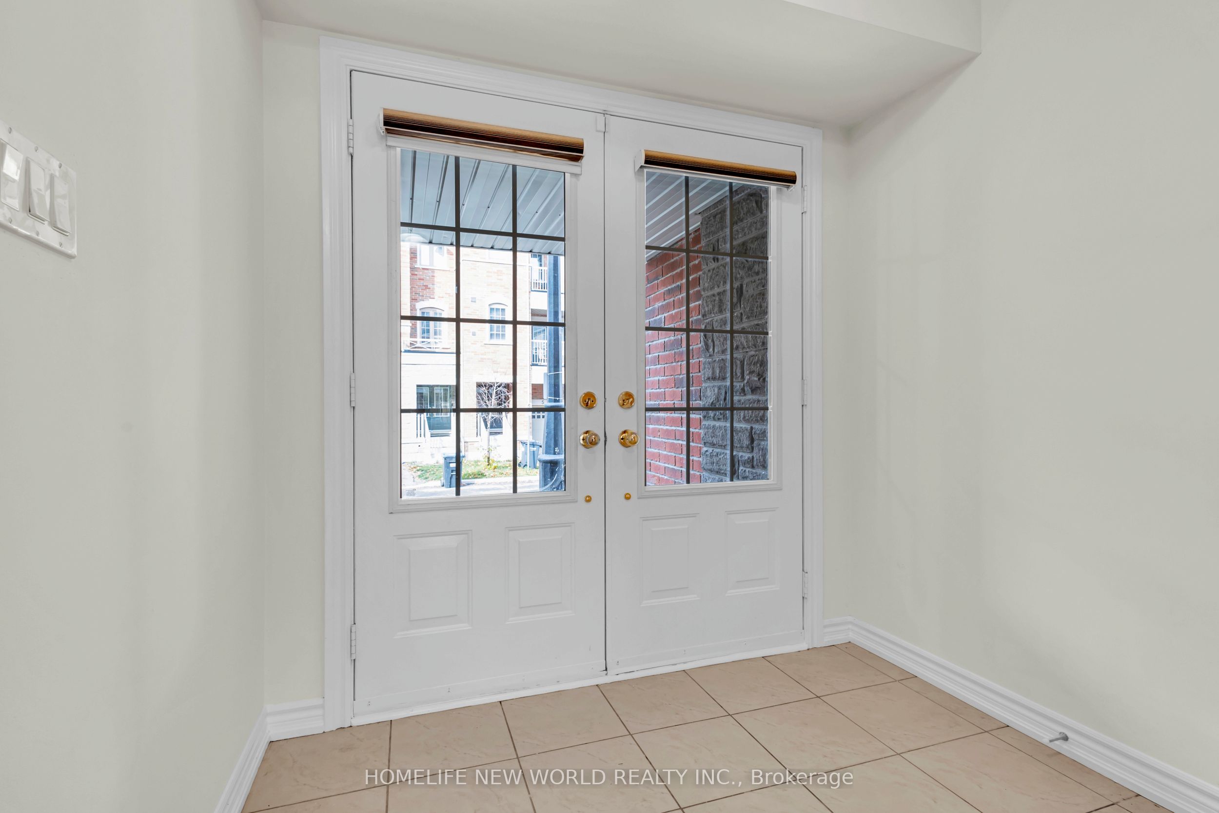 8 Shiff Crescent Property Photo 2