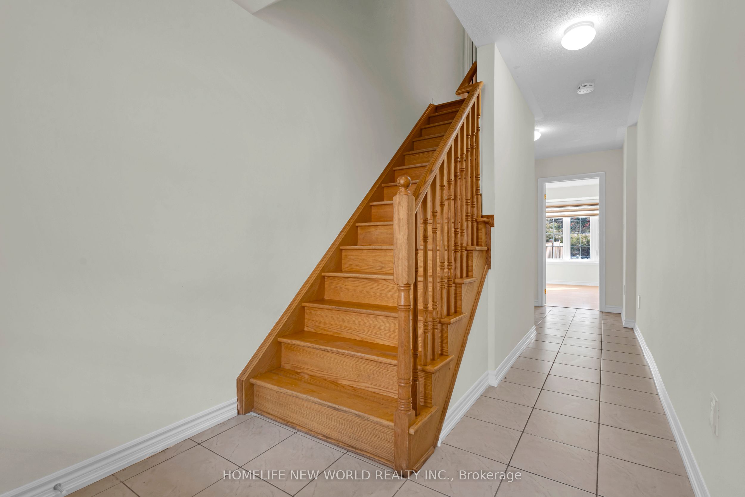 8 Shiff Crescent Property Photo 3