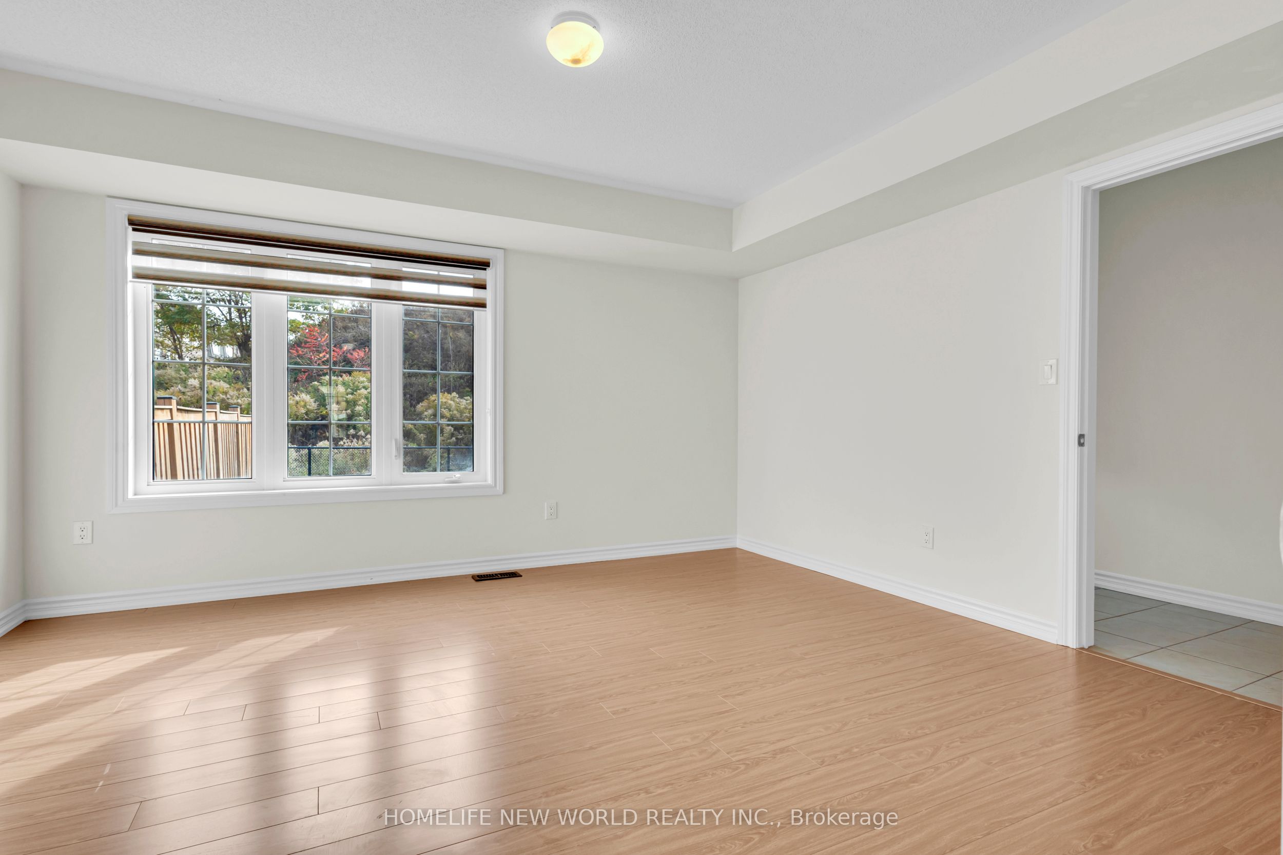 8 Shiff Crescent Property Photo 5
