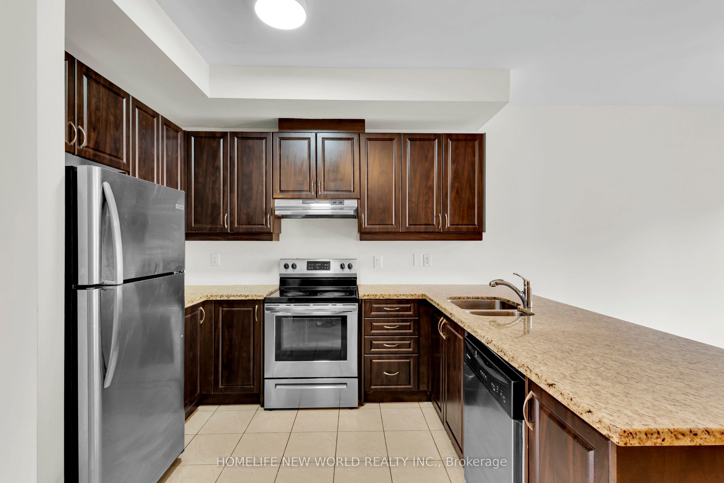 8 Shiff Crescent Property Photo 12